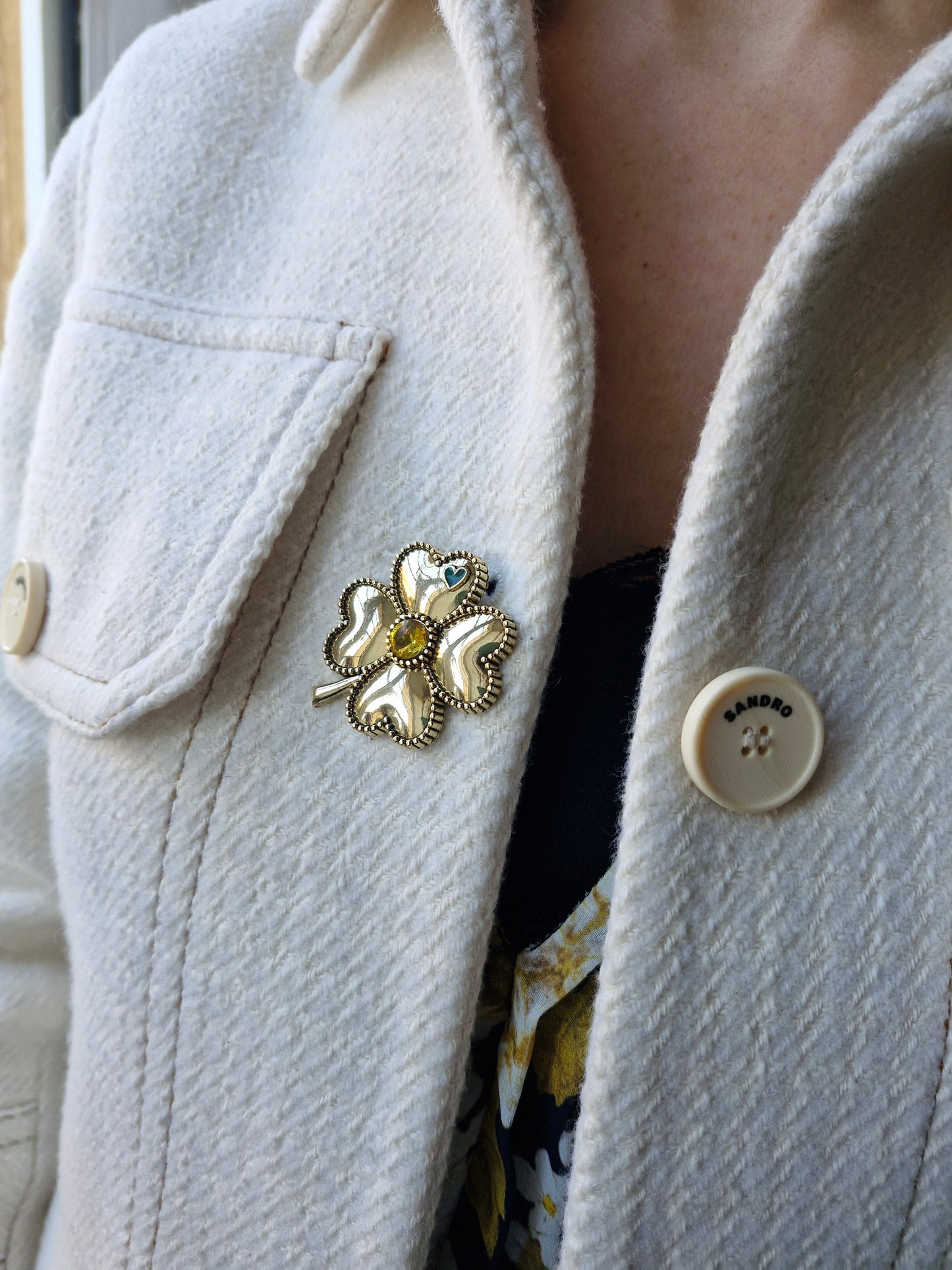 Ensemble " Carré Violette & Clip Pernille - collaboration La loge de Suzon et Une goutte d'eau sur ma joue"