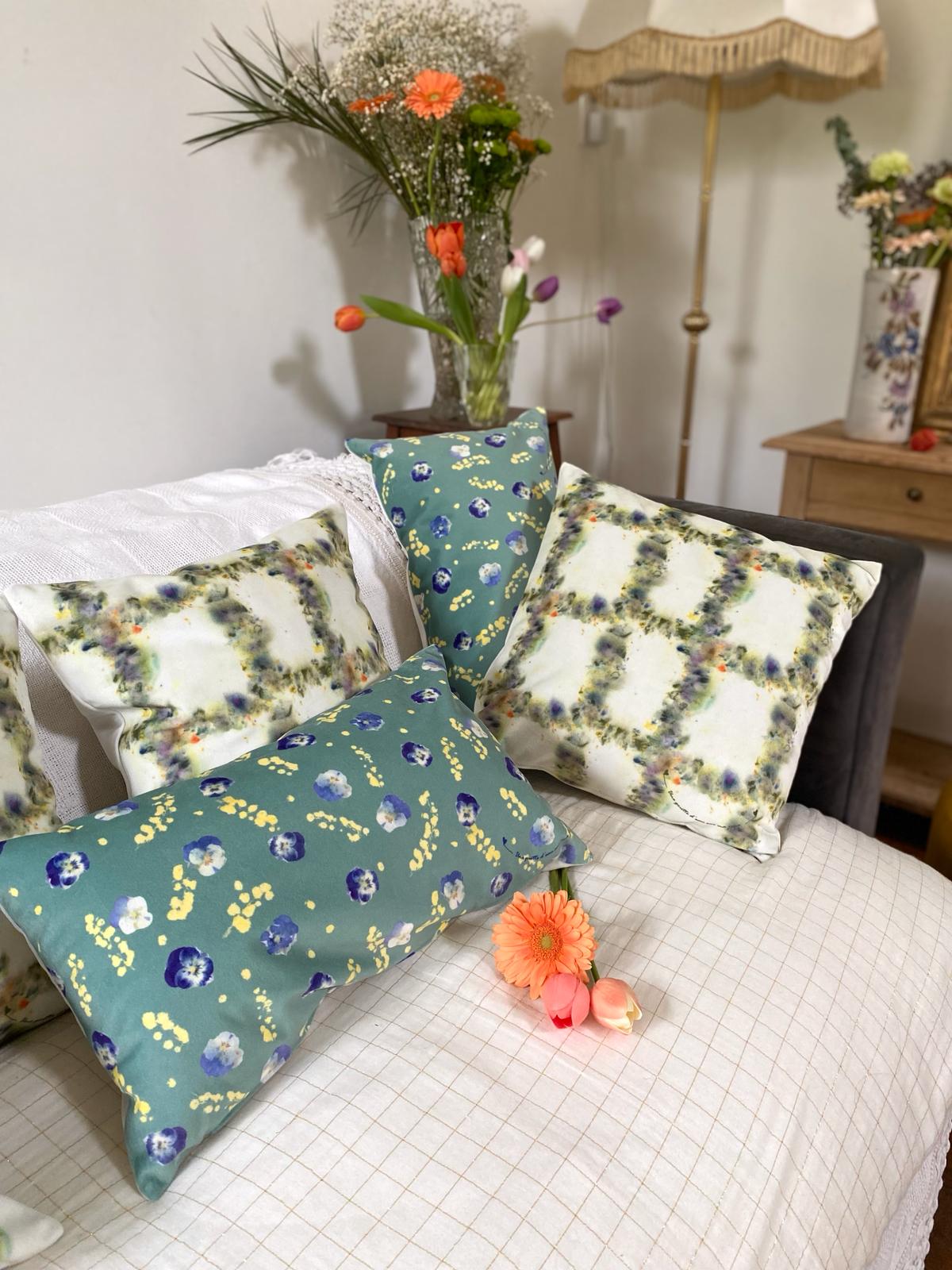 Coussin - Lily Emeraude -  Ajoutez une touche de nature à votre intérieur !