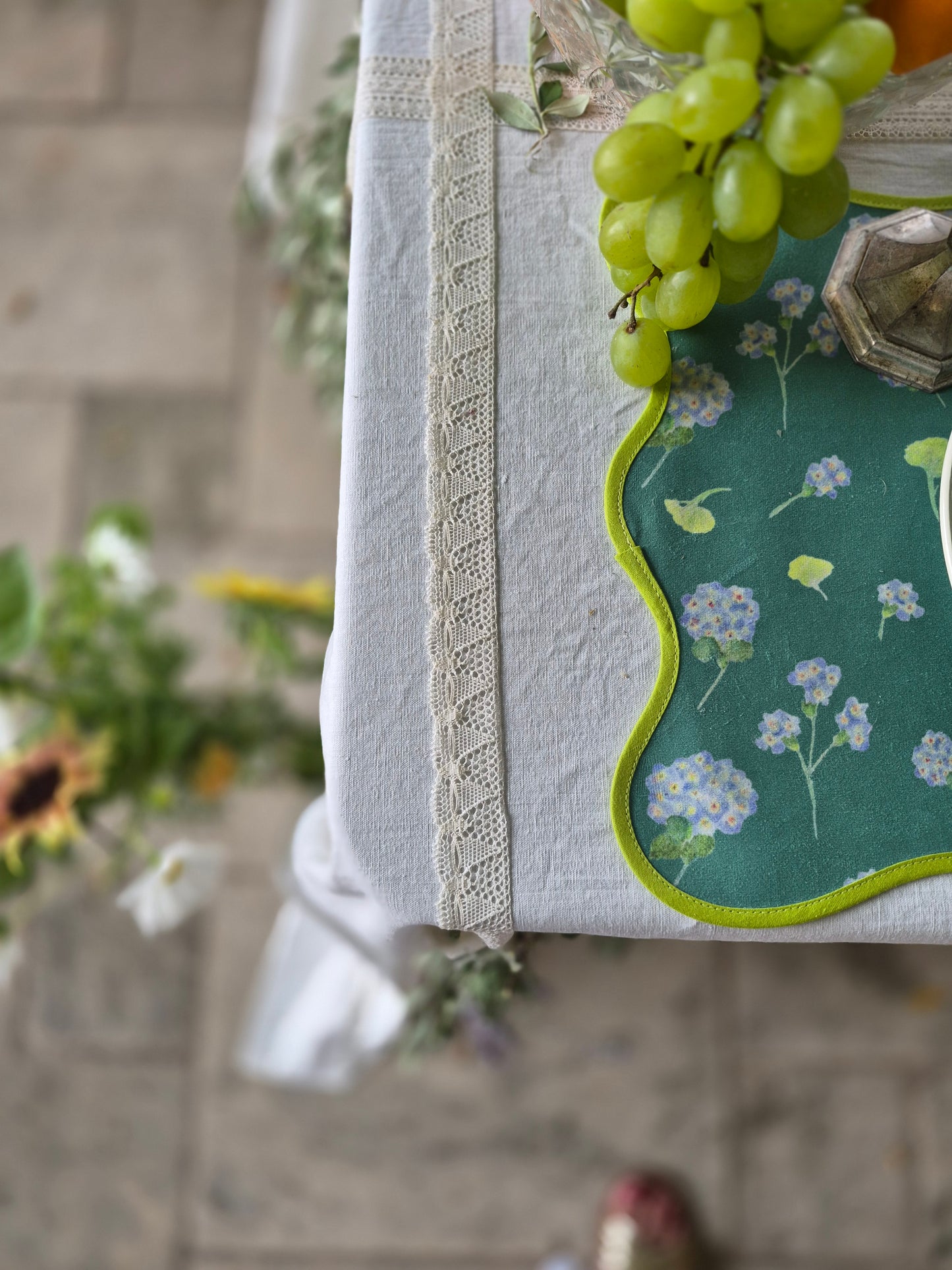 Set de table Limonade en fleurs  - forme organique - fond vert