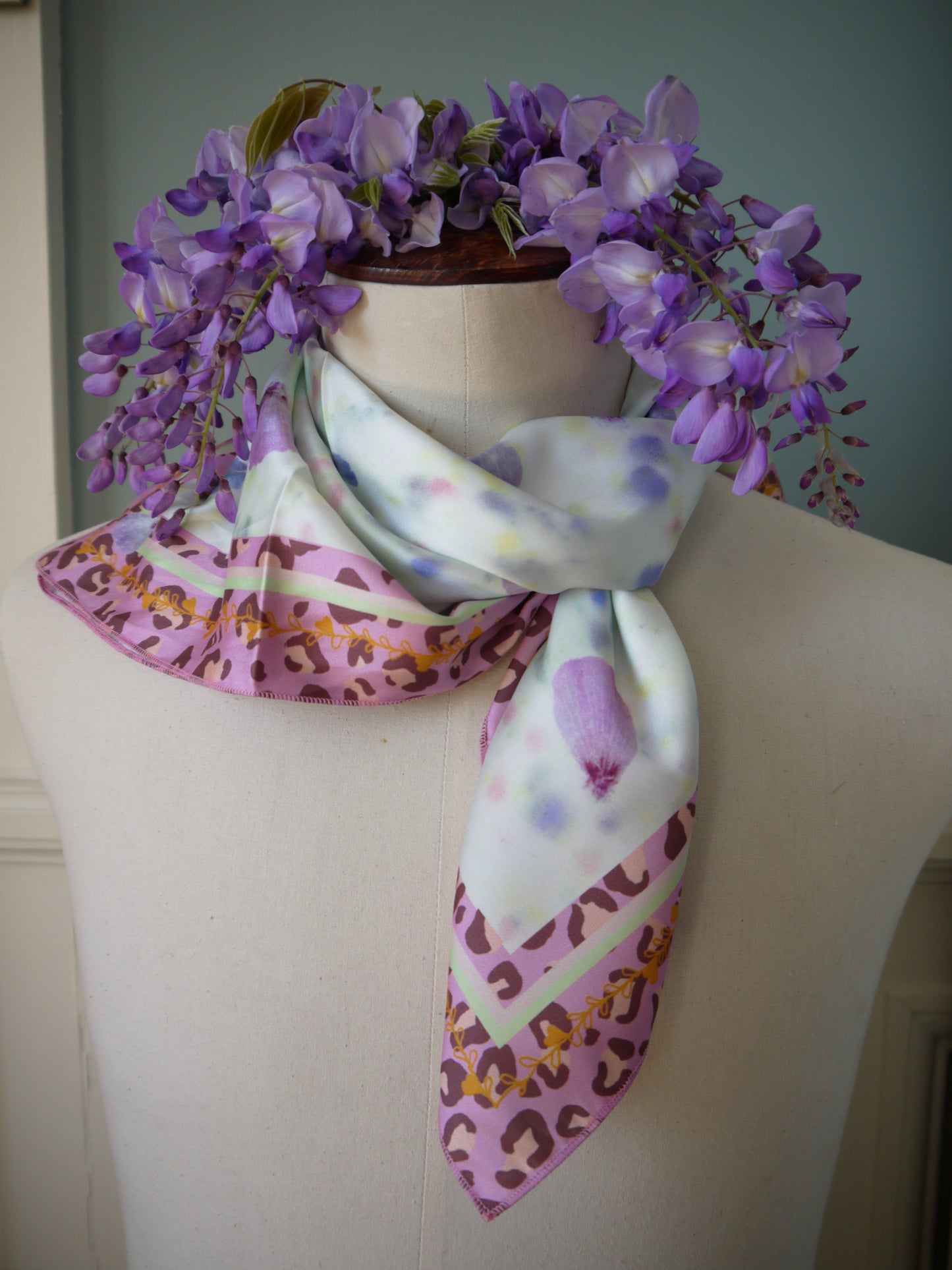 Carré "Jardin Pastel-Leopard"